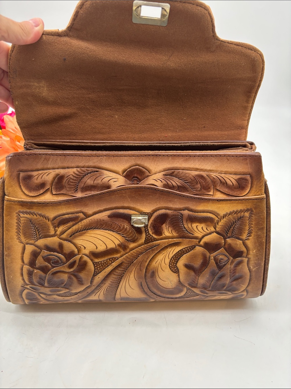 Vintage Mexican Hand-Tooled Brown Leather Floral Crossbody or Shoulder Bag - Picture 4 of 15